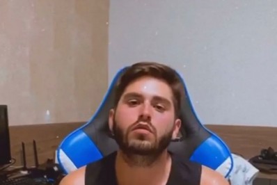 Médico grava vídeo tentando subornar delegado da Barra da Tijuca