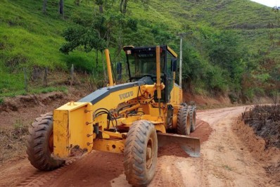 Secretaria de Agricultura continua com trabalhos de prevenção e manutenção de estradas vicinais