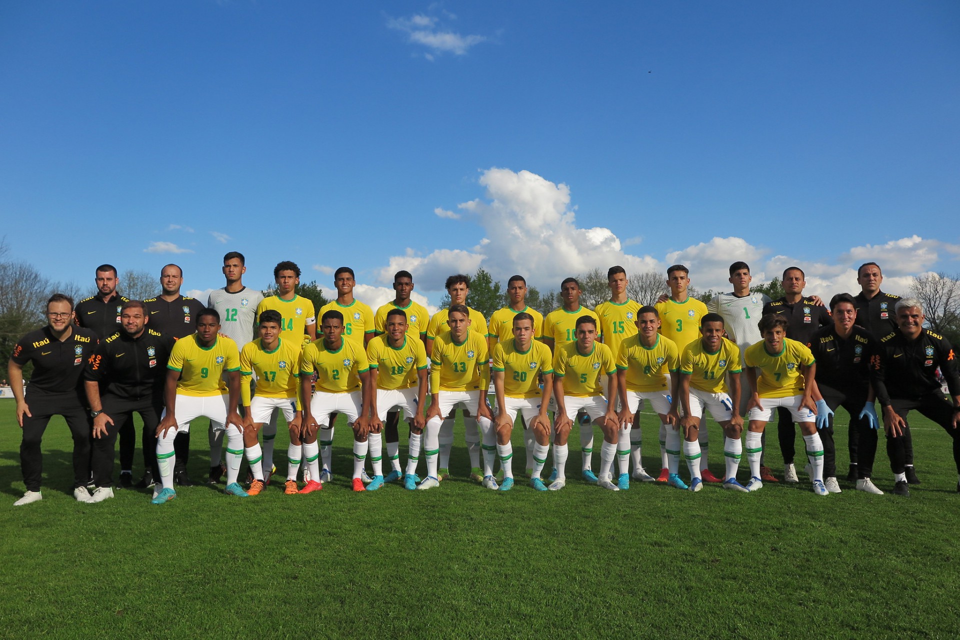 França vence seleção brasileira e é campeã do Torneio