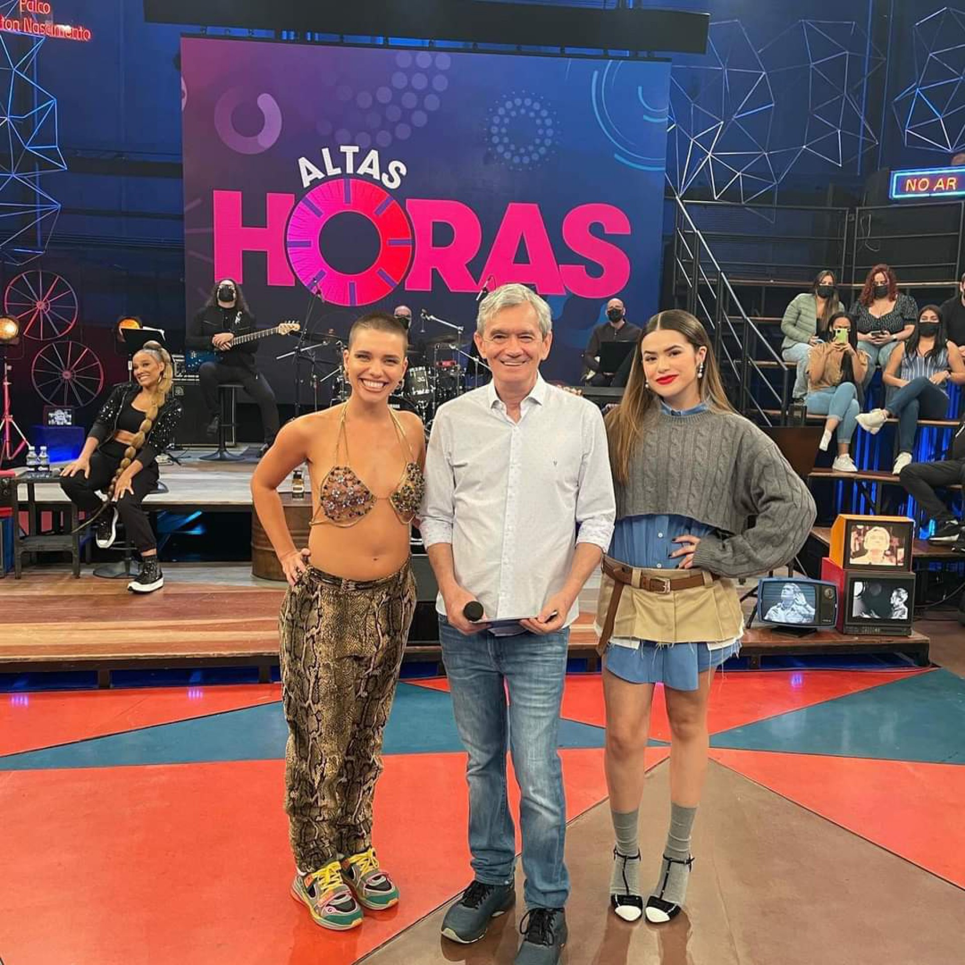 Roupa de Maisa Silva no 'Altas Horas' vira meme - Reprodução Internet