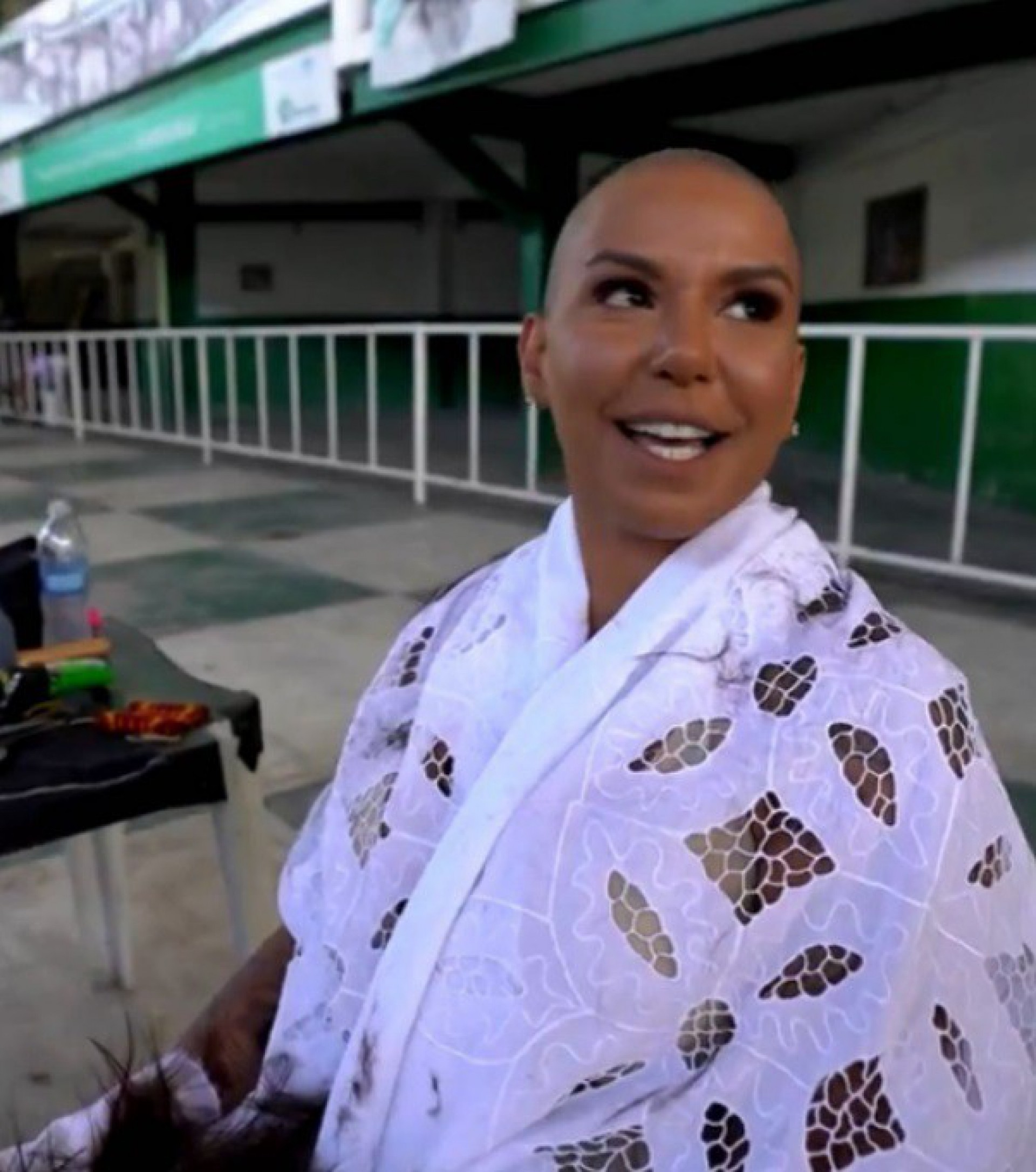 Rainha de bateria da Mocidade, Giovana Angélica raspa o cabelo - reprodução do instagram