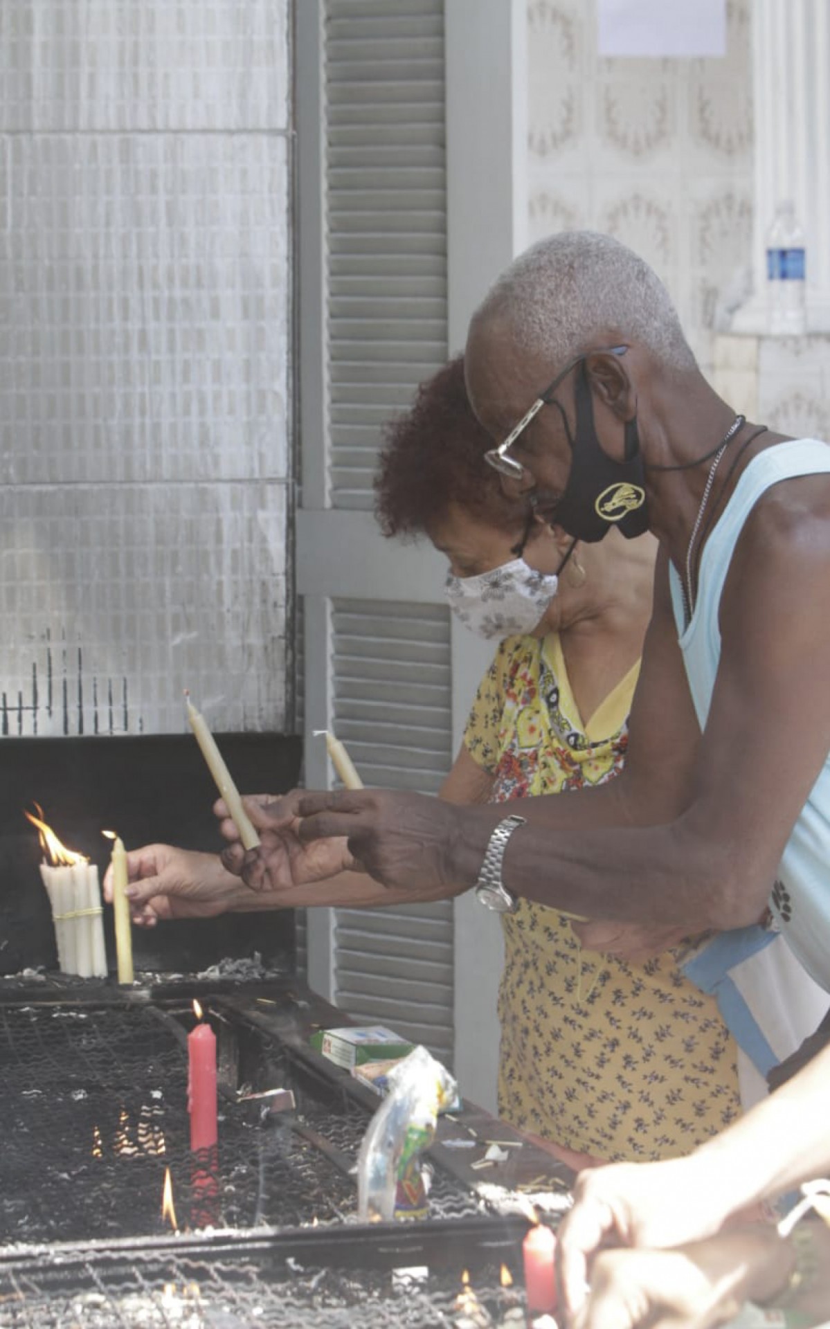 Antero Manoel de Deus, de 73 anos, não deixa de ir nesta data à Igreja de Santo Expedito há cerca de 20 anos