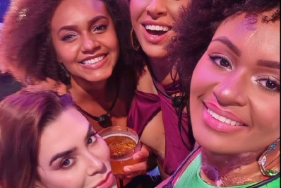 Natália Deodato se declara para as comadres: 'Vi o coração de cada uma'