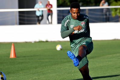 Jogador do Fluminense investe R$ 1,5 milhão e cai em golpe de pirâmide