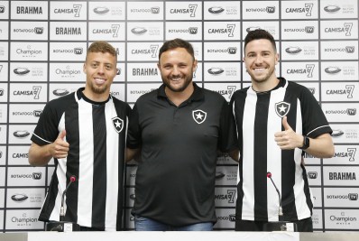 Seduzidos por projeto, Lucas Fernandes e Gustavo Sauer são apresentados no Botafogo