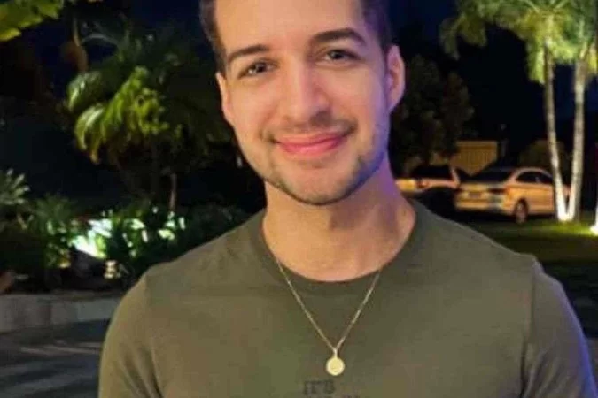 Gabriel Luiz, jornalista esfaqueado, recebe alta de hospital e diz que 'pior já passou'