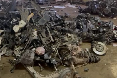 Polícia prende trio e estoura galpão de peças de carros roubados na Vila Kennedy