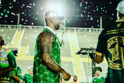 Mocidade Independente anuncia renovação de contratos para Carnaval 2023