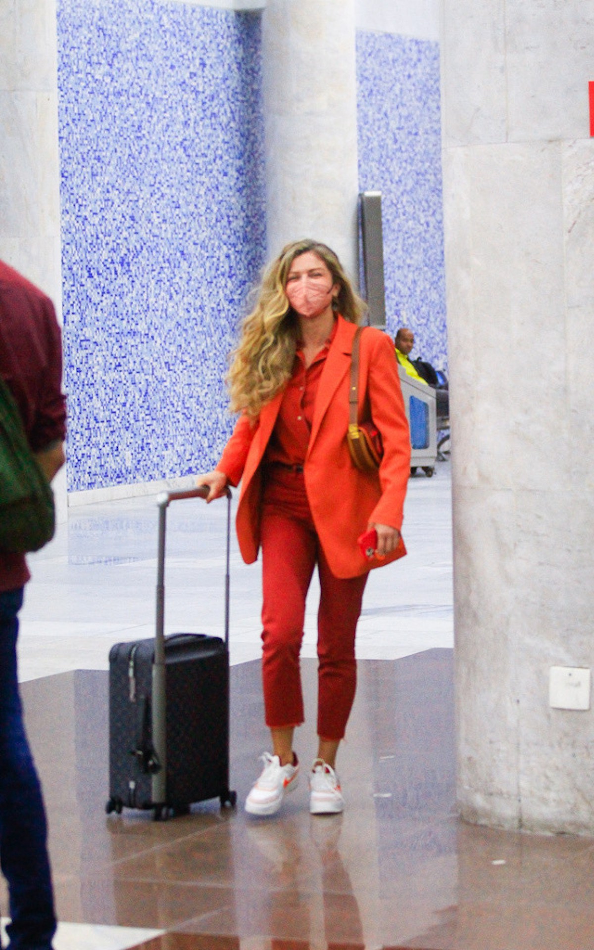 Grazi Massafera desembarca no Santos Dumont