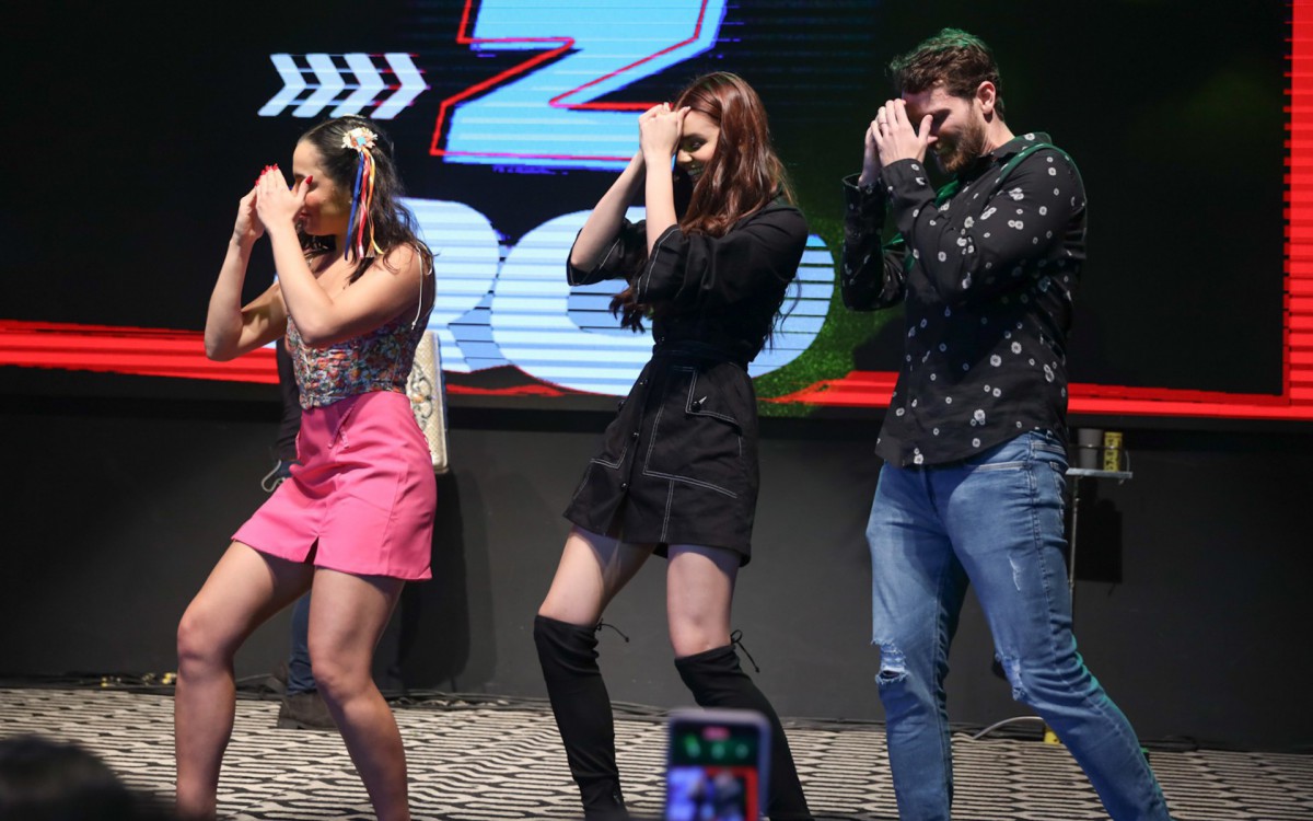 Eslov&ecirc;nia e Lucas se divertem em festa em S&atilde;o Paulo