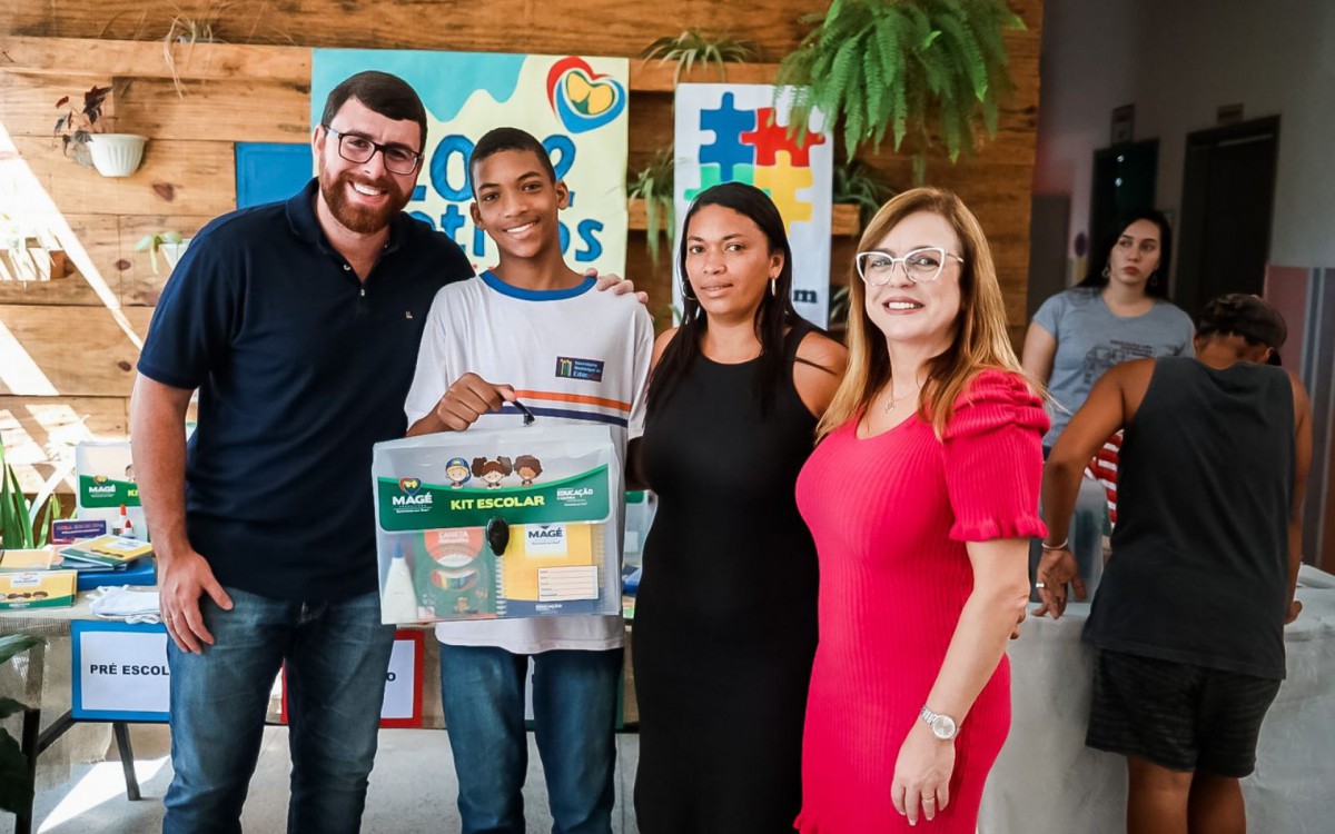 O prefeito Renato Cozzolino acompanhou a entrega na E.M. Doutor Ant&ocirc;nio da Rocha Paranhos, no Parque Paranhos.