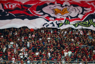 Conmebol volta atrás e libera uso de instrumentos no duelo entre Flamengo e Universidad Católica