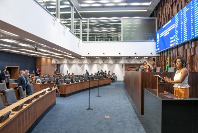 Cirurgias de retirada de silicone mamário podem ser consideradas como ' reparadoras' no Rio