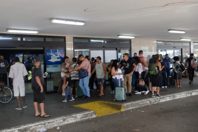 Com 'rolé turístico', turistas e cariocas lotam Rodoviária do Rio no feriado de Tiradentes