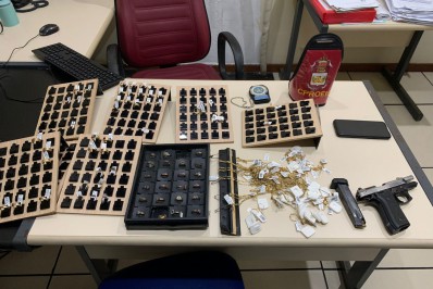 Quadrilha é presa após roubar R$ 100 mil em joias na Região dos Lagos