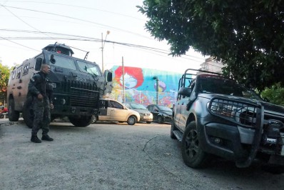 Batalhão de Choque realiza operação no Morro da Coroa