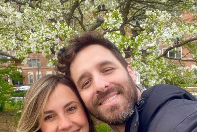 Rafinha Bastos se casa com Vivi Tomasi Paiva: 'Parceira de todo dia'