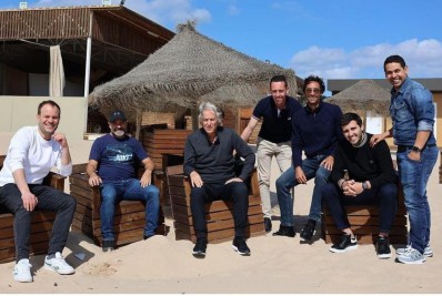 Jorge Jesus se reúne com comissão técnica: 'Traçamos novos desafios'