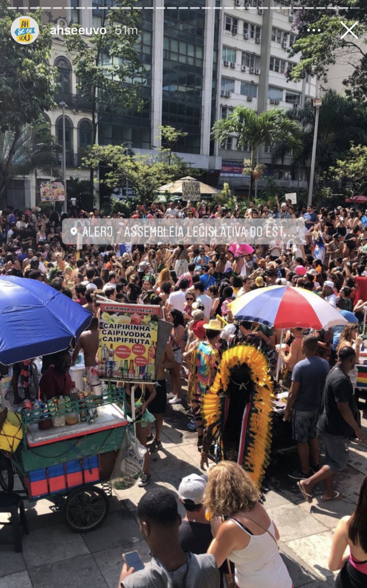 Foli&otilde;es participam de blocos n&atilde;o oficiais nesta quinta-feira, no Centro do Rio