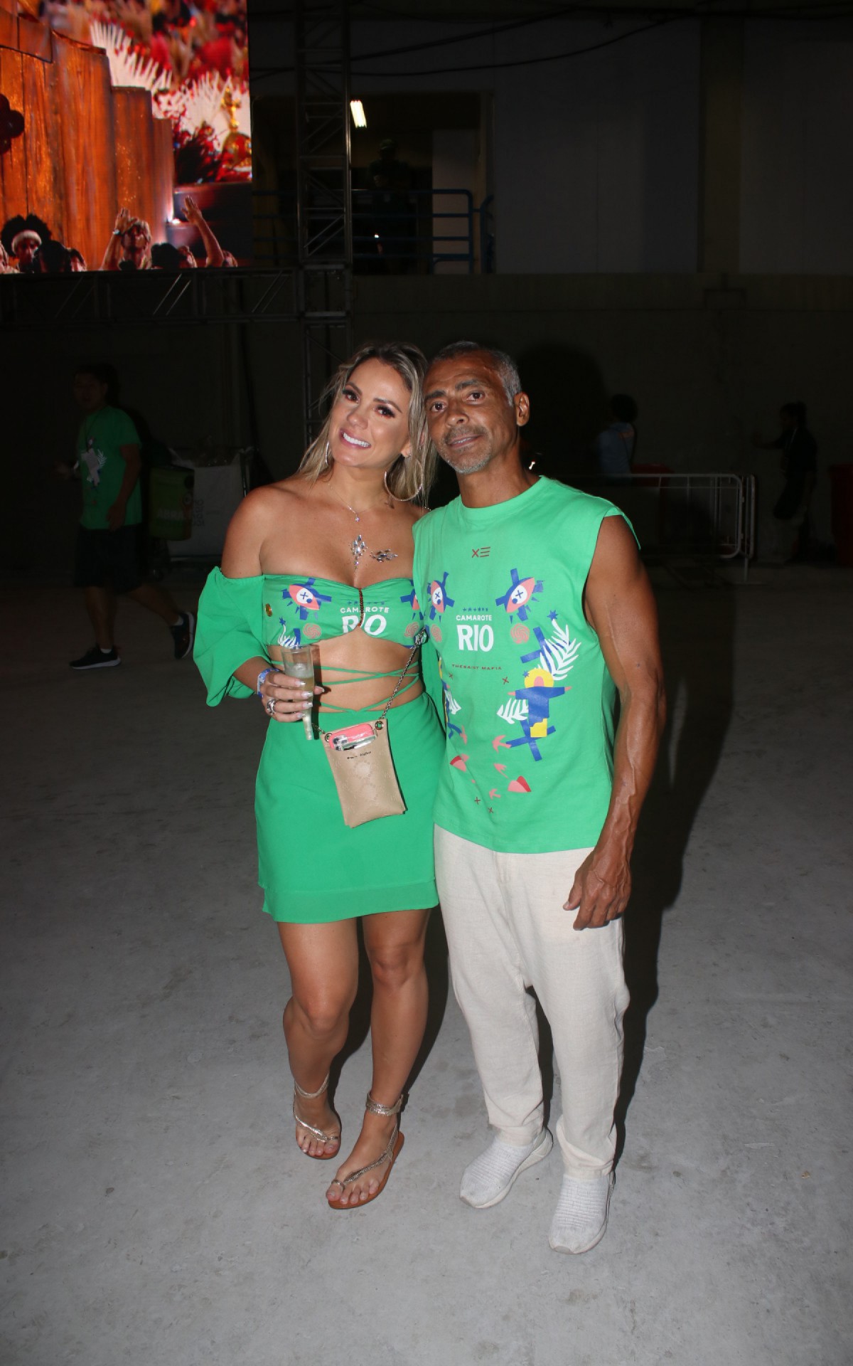 Rom&aacute;rio e a namorada