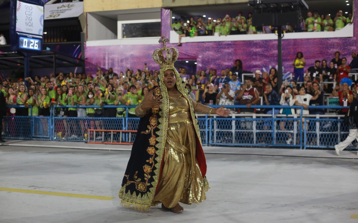 Cacau Prot&aacute;sio desfilou como Nossa Senhora Aparecida pela Uni&atilde;o da Ilha