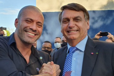 Justiça Federal estabelece prazo de 72h para governo explicar perdão de Bolsonaro a Daniel Silveira