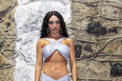 Rafa Kalimann e mais famosos curtem baile da Arara