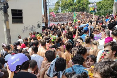 Moradores do Morro da Conceição reclamam de sujeira deixada por foliões de blocos não oficiais