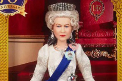 Rainha Elizabeth II ganha boneca Barbie em homenagem aos 70 anos de reinado