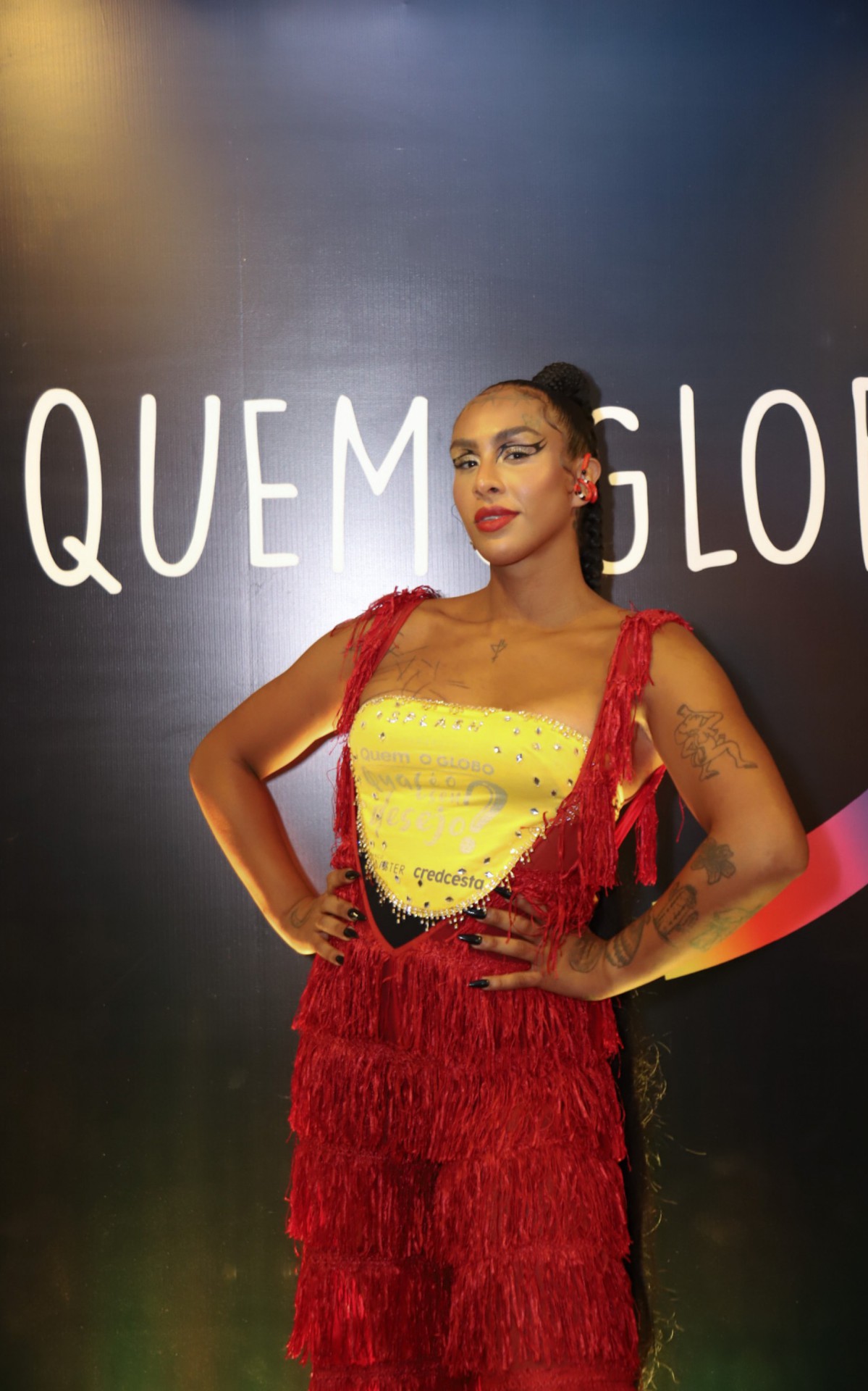 Linn da Quebrada no primeiro dia de desfile das escolas de samba na Sapuca&iacute;