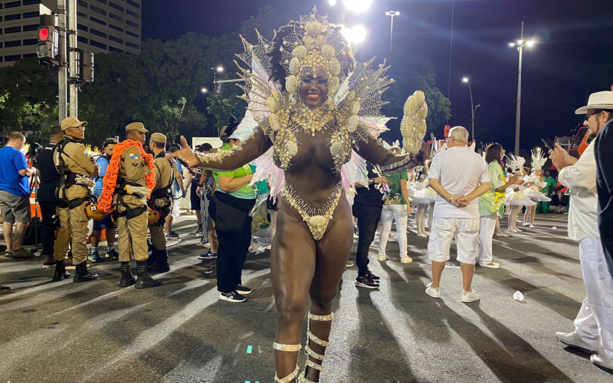 Musa da Imperatriz, Hariany Almeida comenta expectativa do desfile, O Dia  na Folia