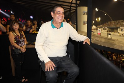 Zeca Pagodinho é diagnosticado com covid-19: 'Sintomas gripais leves'