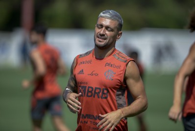 Arrascaeta é convocado pelo Uruguai e vai desfalcar o Flamengo; confira os jogos