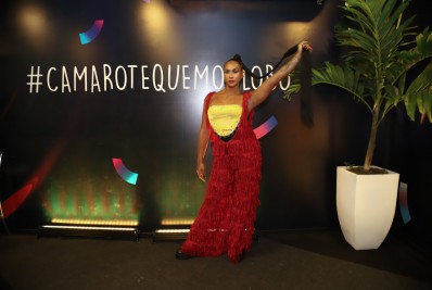 Ex-BBB Linn da Quebrada curte Carnaval na Sapucaí