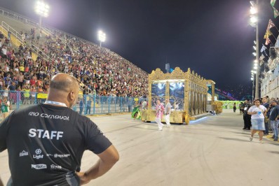 Imperatriz Leopoldinense se posiciona na Marquês de Sapucaí