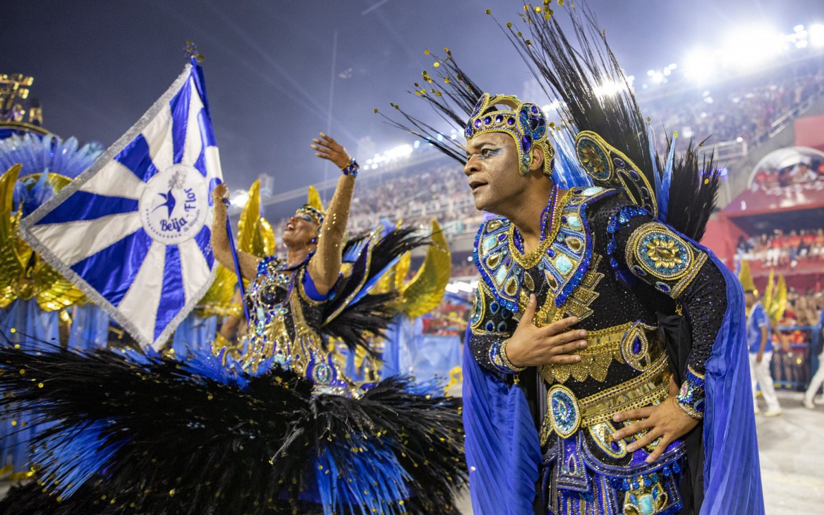 Beija-Flor fechou primeiro dia de desfiles