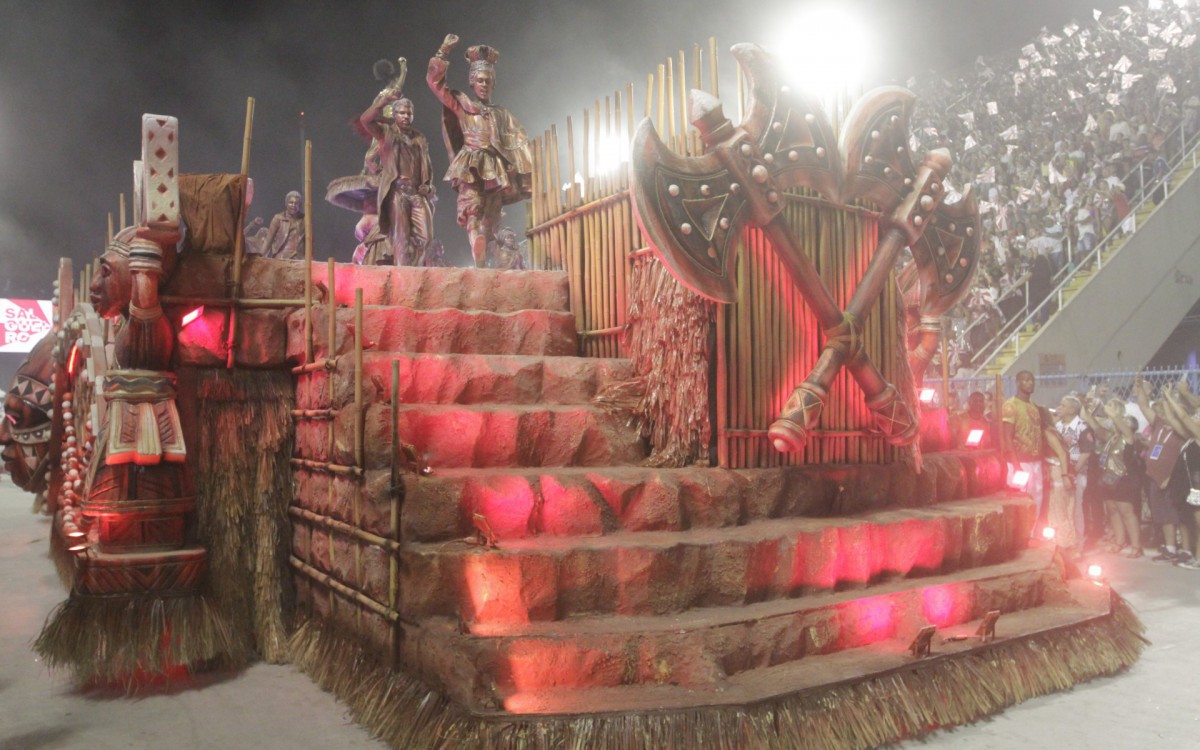 GRES Salgueiro - Desfile na Marqu&ecirc;s de Sapuca&iacute;, neste primeiro dia do Grupo Especial nesta Sexta-feira(22). Foto: Marcos Porto/Agencia O Dia