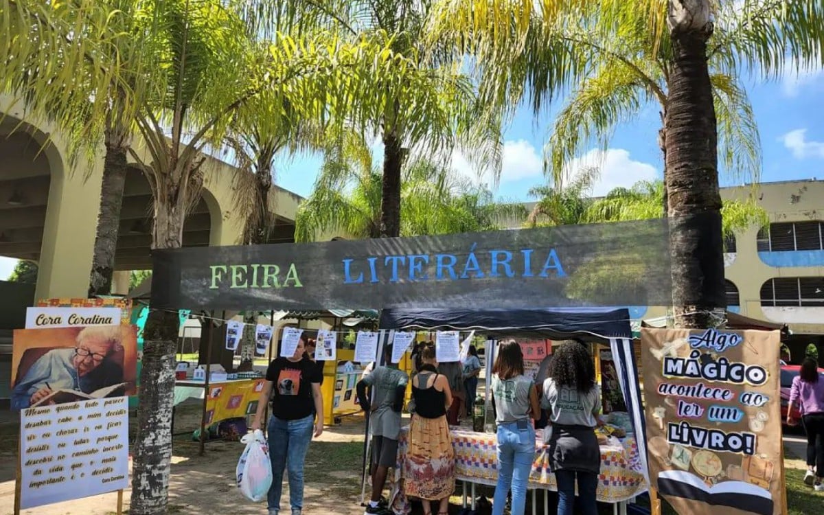 Essa é uma edição da feira literária que aconteceu na Escola Municipal Professora Acácia Leitão Portella, em Parada Modelo - E. M. Prof. Acácia Leitão Portella - Divulgação