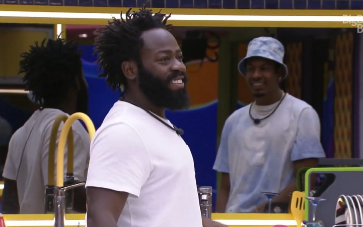 Paulo André e Douglas Silva conversam na cozinha do 'BBB'   - reprodução da TV Globo