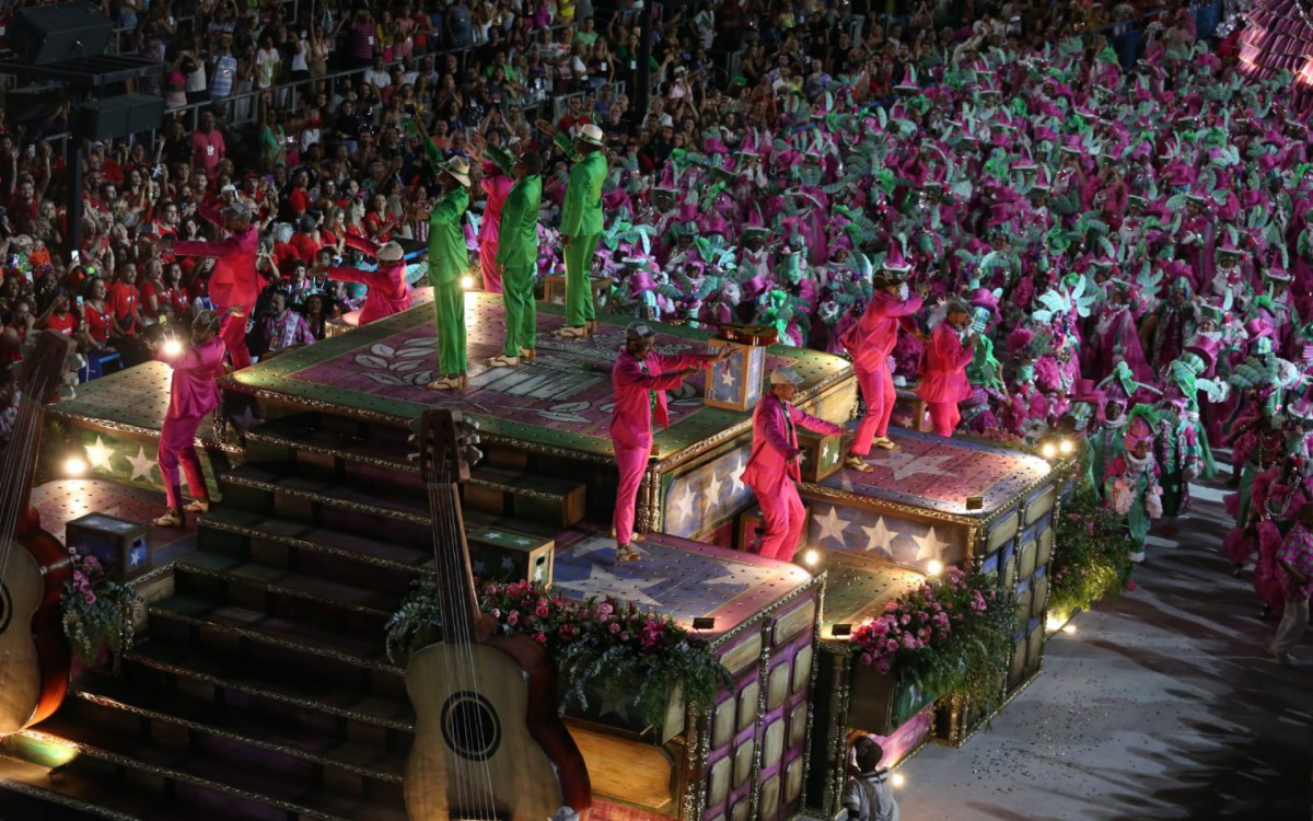 Mangueira fez homenagem a Cartola, Jamel&atilde;o e Delegado