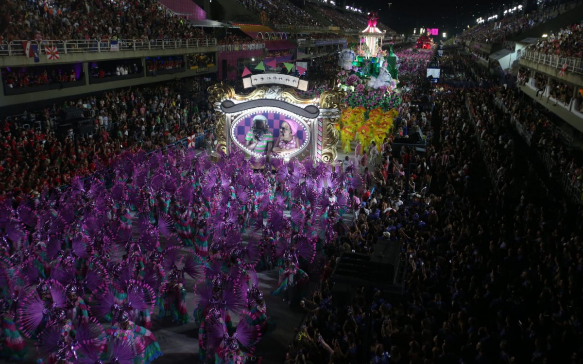 Mangueira fez homenagem a Cartola, Jamel&atilde;o e Delegado