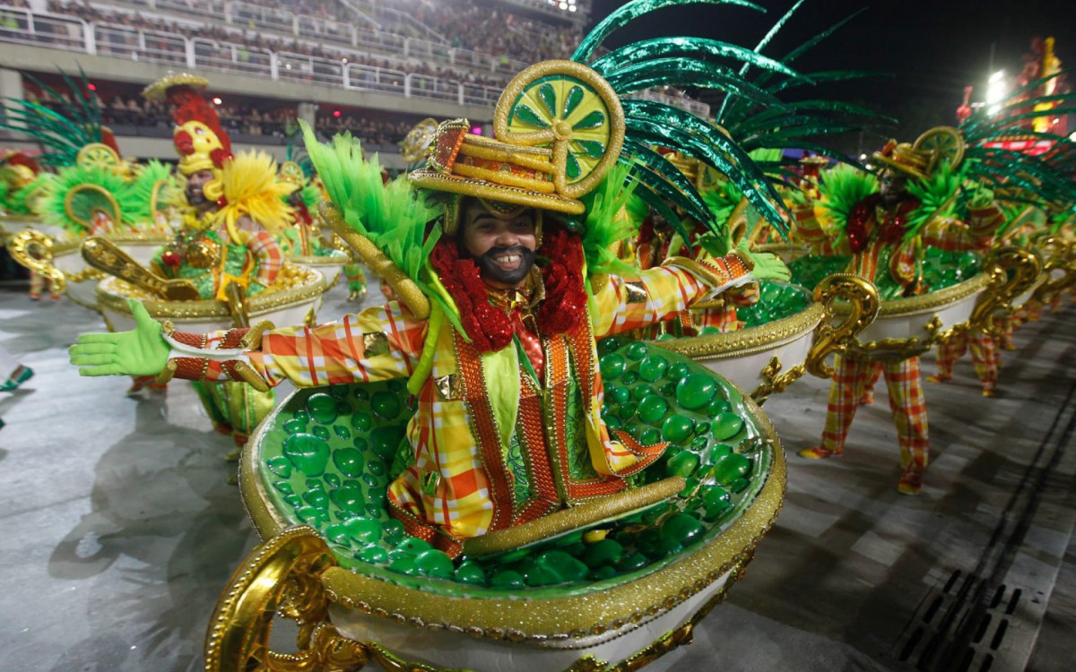 Viradouro foi a quinta escola a entrar na Sapuca&iacute;
