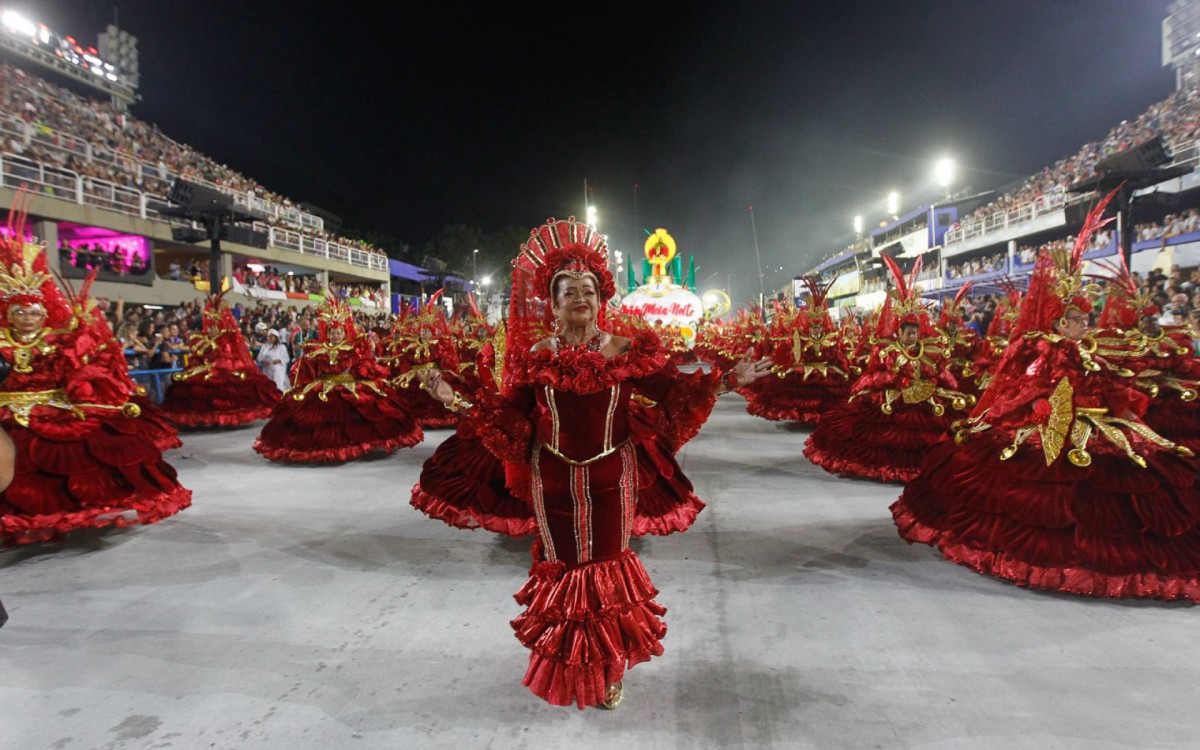 Viradouro foi a quinta escola a desfilar no primeiro dia do Especial
