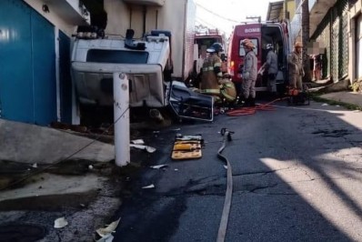 Acidente com caminhão deixa 1 morto e 1 gravemente ferido no bairro Quitandinha