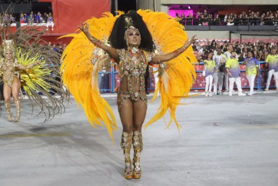 Unidos de Vila Isabel e Grande Rio fazem desfiles impecáveis e entram na briga pelo título