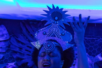 Samba Social Clube inaugura o palco do Camarote Favela no primeiro dia do Grupo Especial