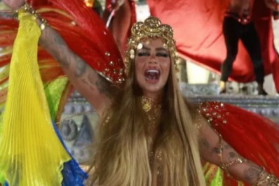 Após estrear no Carnaval, Rafaella Santos rebate críticas: 'Sua conta bancária não é igual a minha'