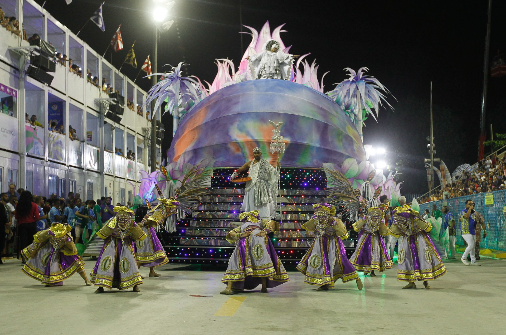 Tuiuti foi a primeira escola a desfilar no Grupo Especial neste segundo dia de desfiles -  Reginaldo Pimenta/Agencia O Dia
