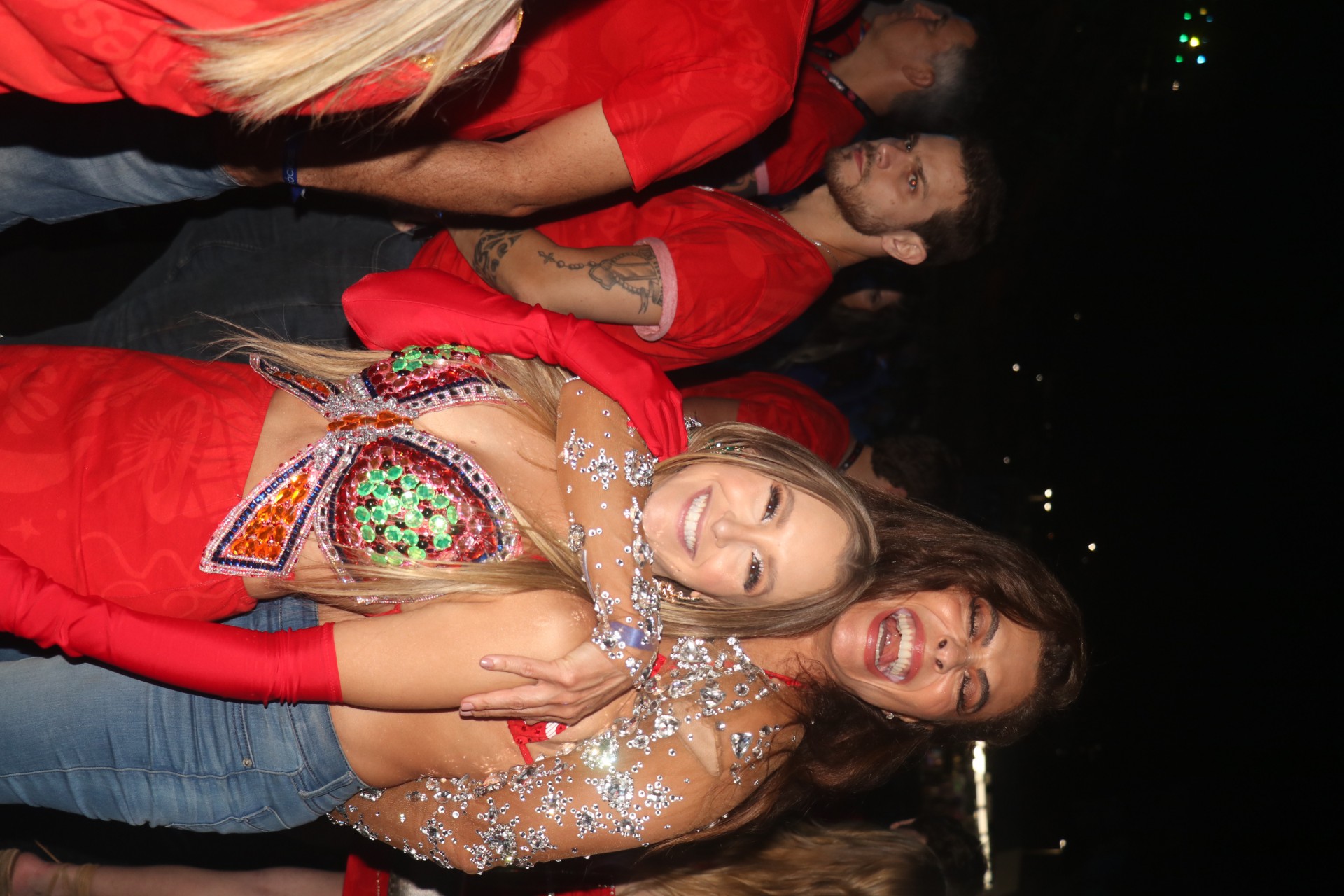 Carla Diaz e Juliana Paes se reencontram em camarote na Sapucaí - Rogerio Fidalgo / Ag. News