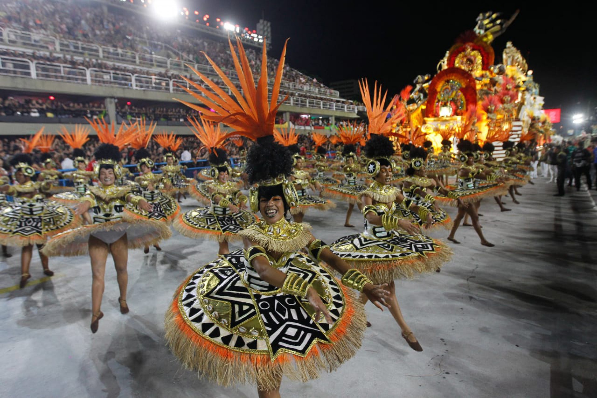 Salgueiro foi a terceira escola a desfilar nesta sexta-feira - Reginaldo Pimenta / Agência